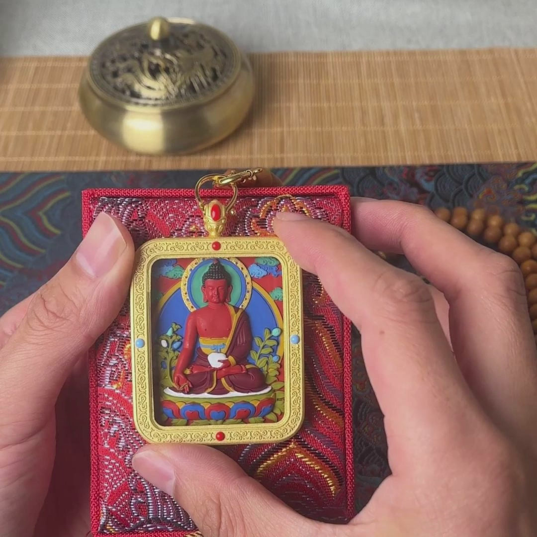 加载视频：Fanchen·Hand-Painted Thangka Red Sand Brass Pendant Necklace (Ga Wu Box)
